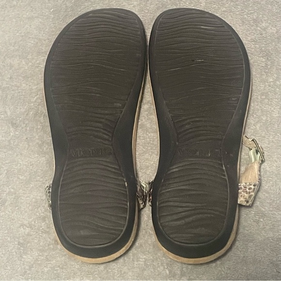 VIONIC ankle strap thong size 8 snakeskin look - Picture 5 of 9